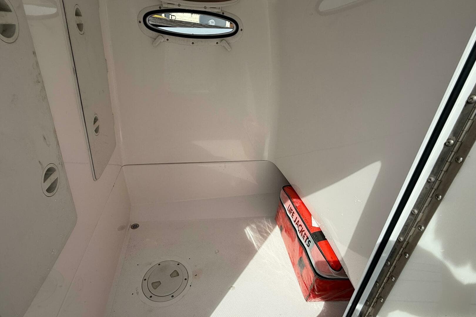 2015 Airship 330 — photo 12