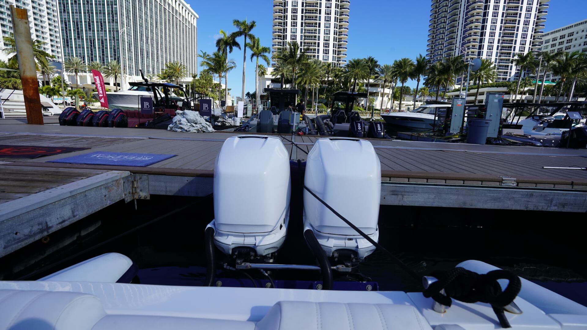 2015 Airship 330 — photo 21