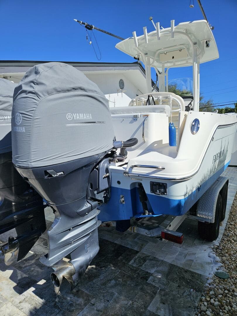 2017 Robalo — photo 5
