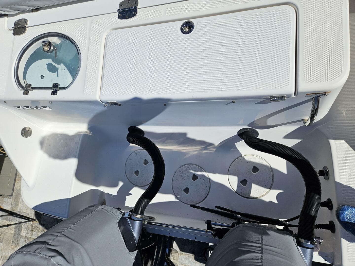 2017 Robalo — photo 15