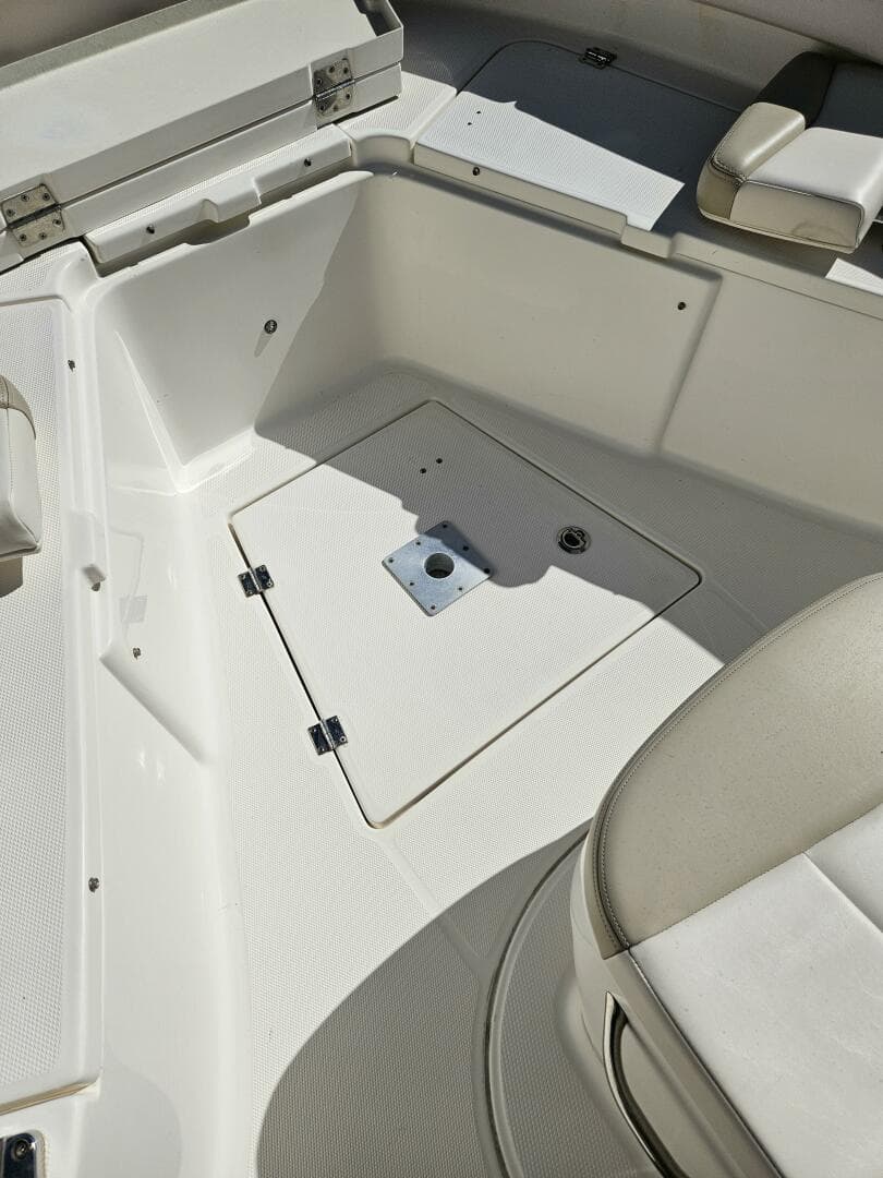 2017 Robalo — photo 11