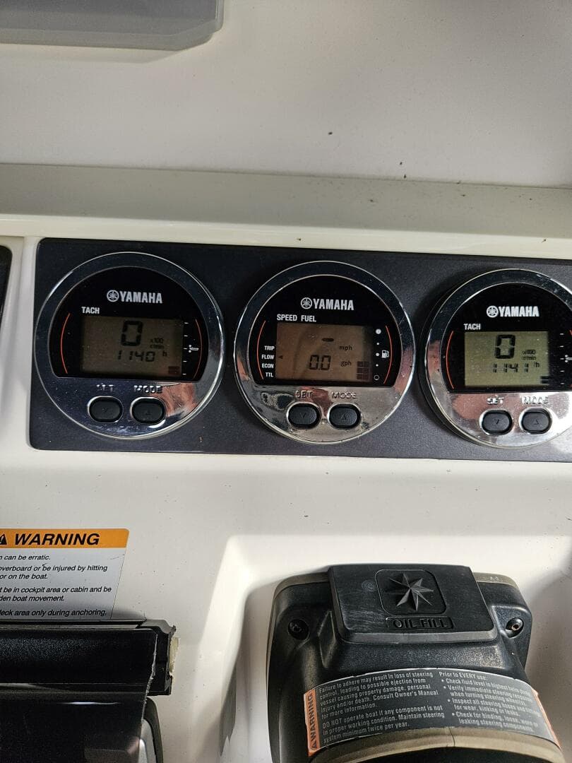 2017 Robalo — photo 18