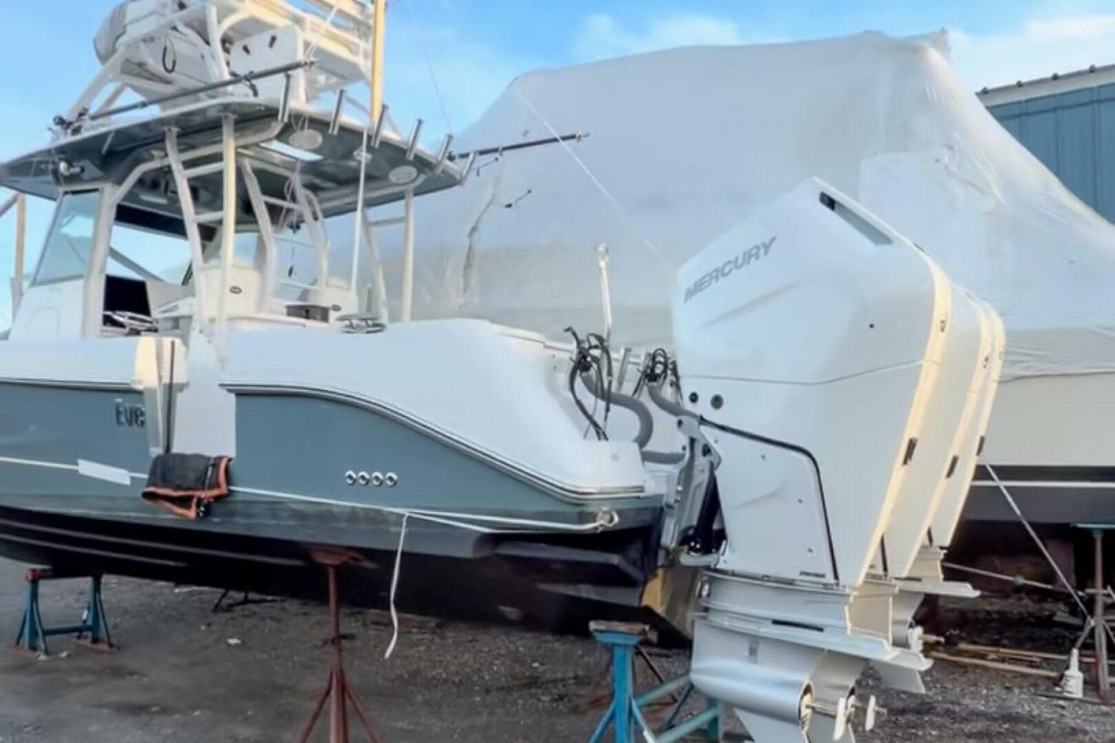 2017 Everglades 355 CC — photo 3