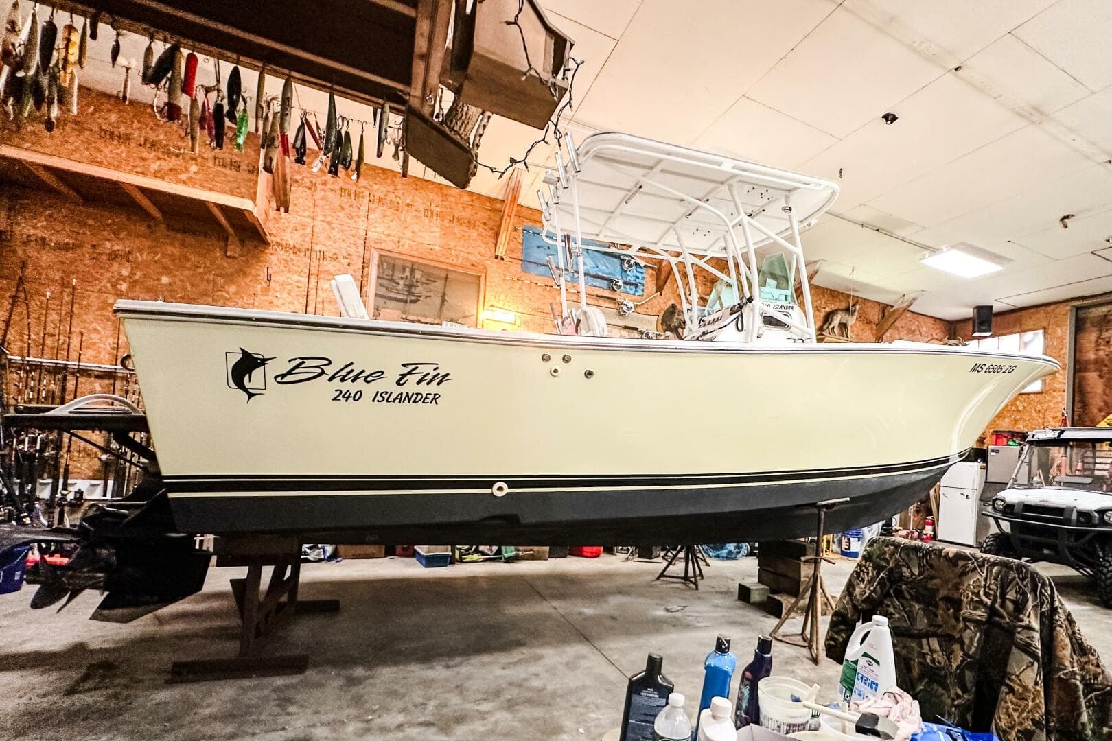 2009 Blue Fin — photo 12