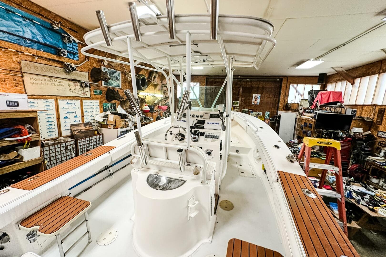 2009 Blue Fin — photo 25