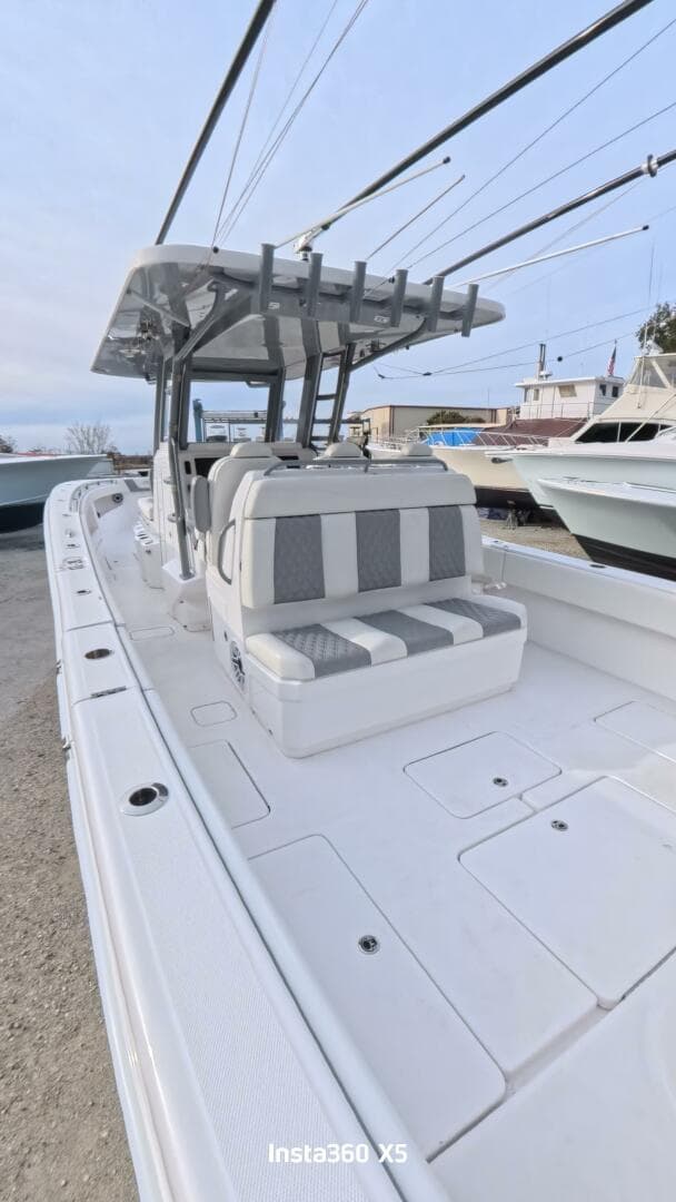 2025 Invincible Open Fisherman — photo 4