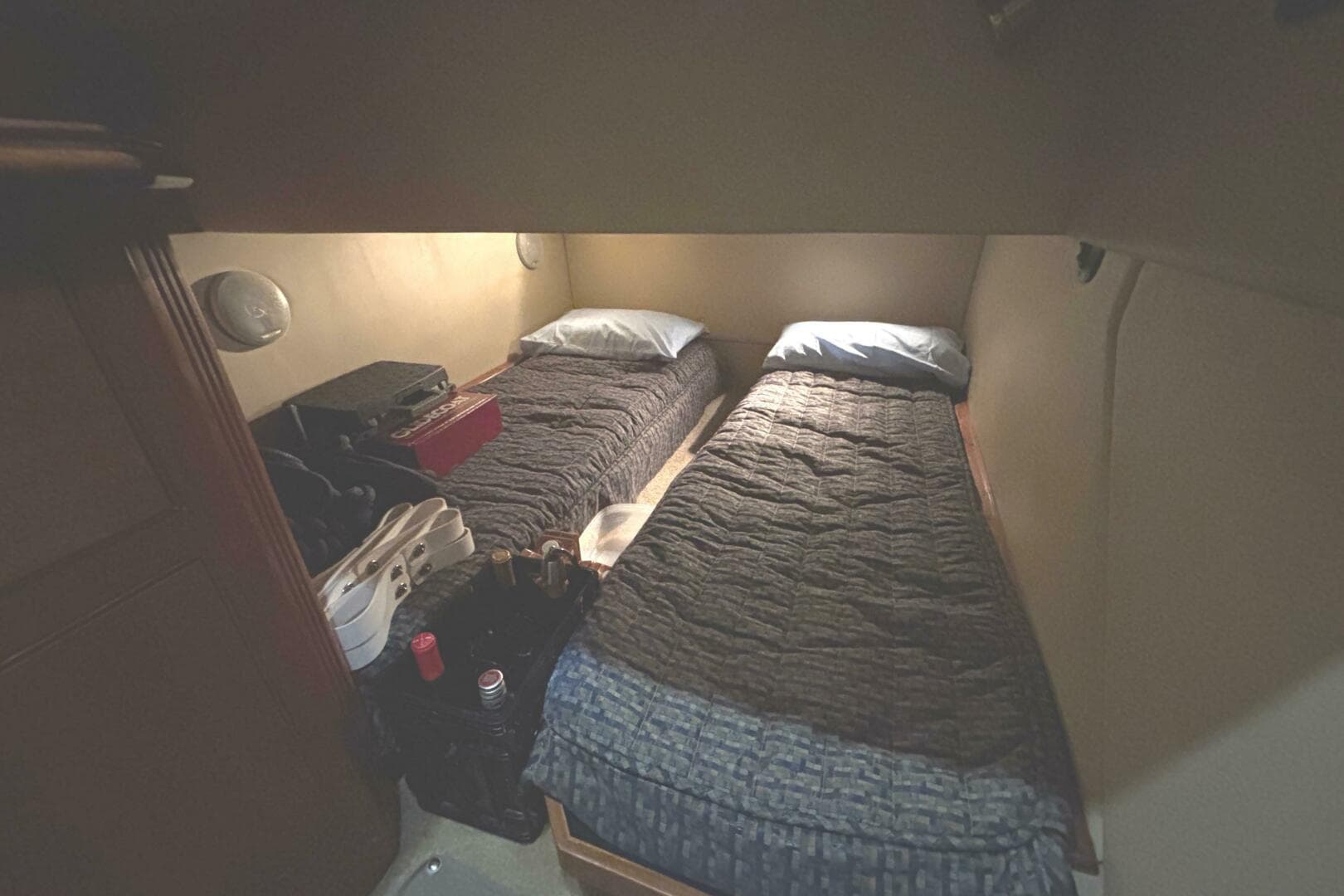 2005 Cruisers Yachts 455 Express — photo 16