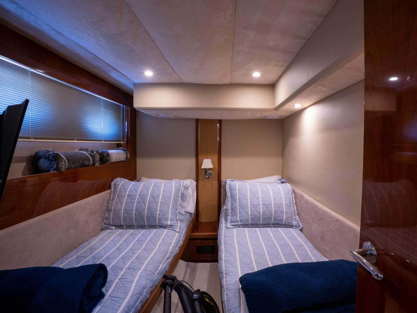 2008 Princess V53 — photo 45