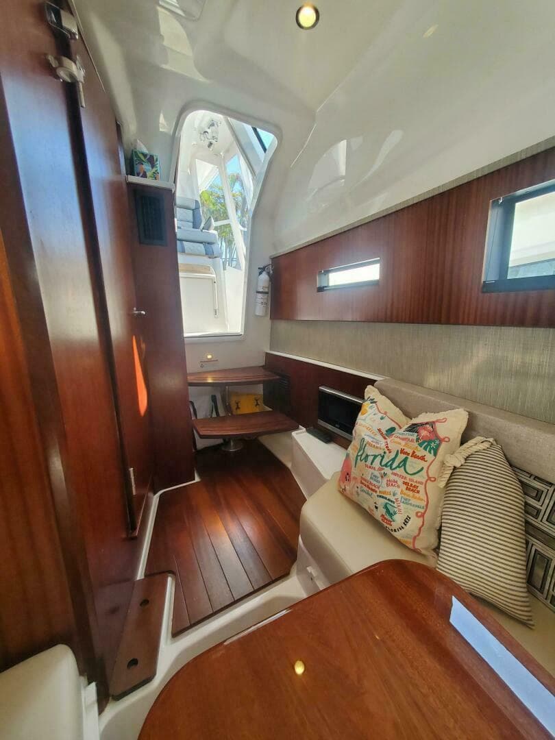 2023 Pursuit S 378 Sport — photo 38