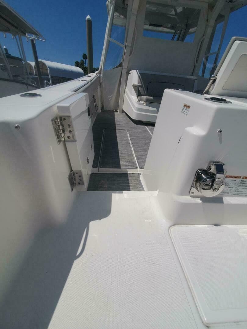 2023 Pursuit S 378 Sport — photo 13