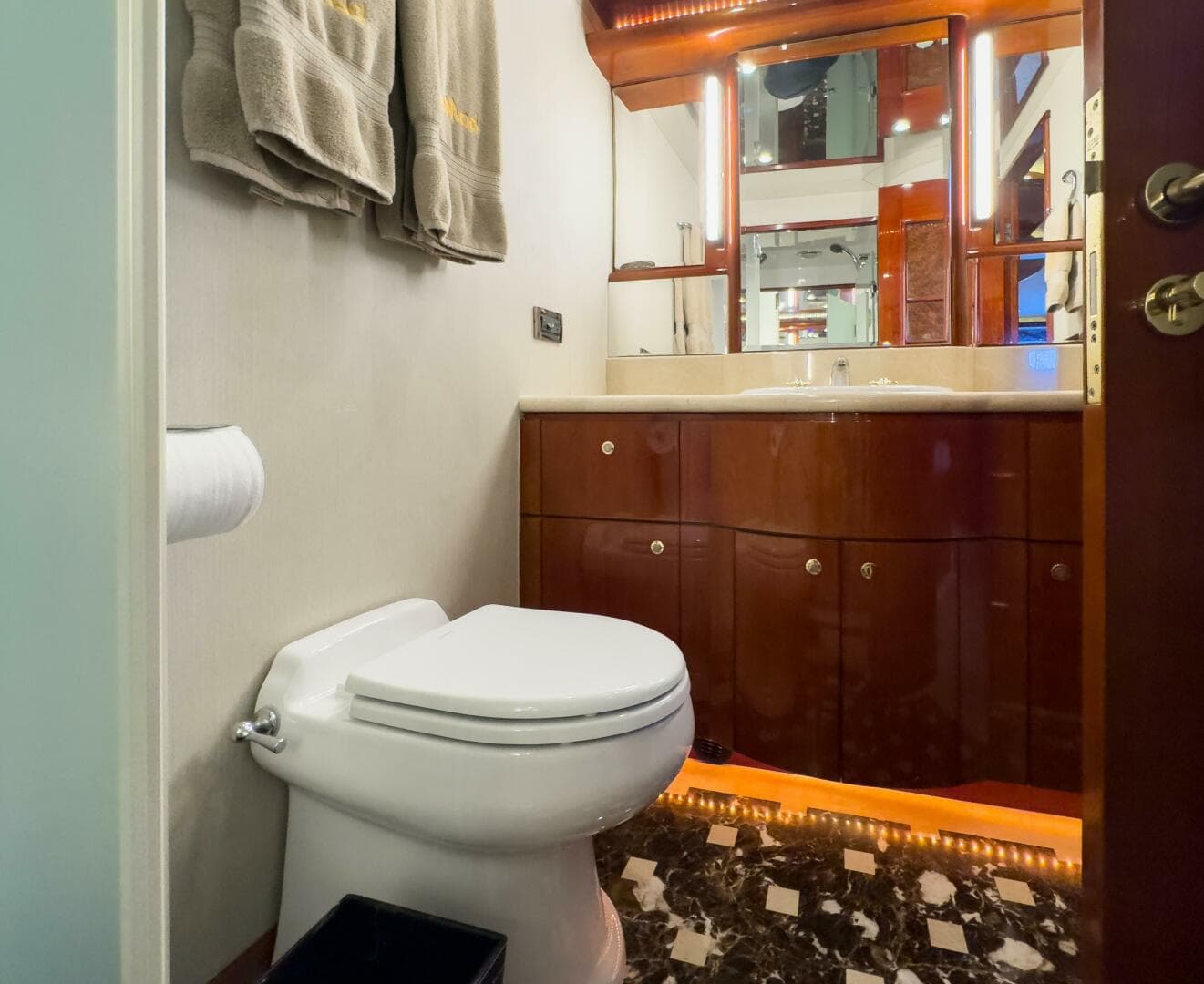 2005 Ocean Alexander — photo 115