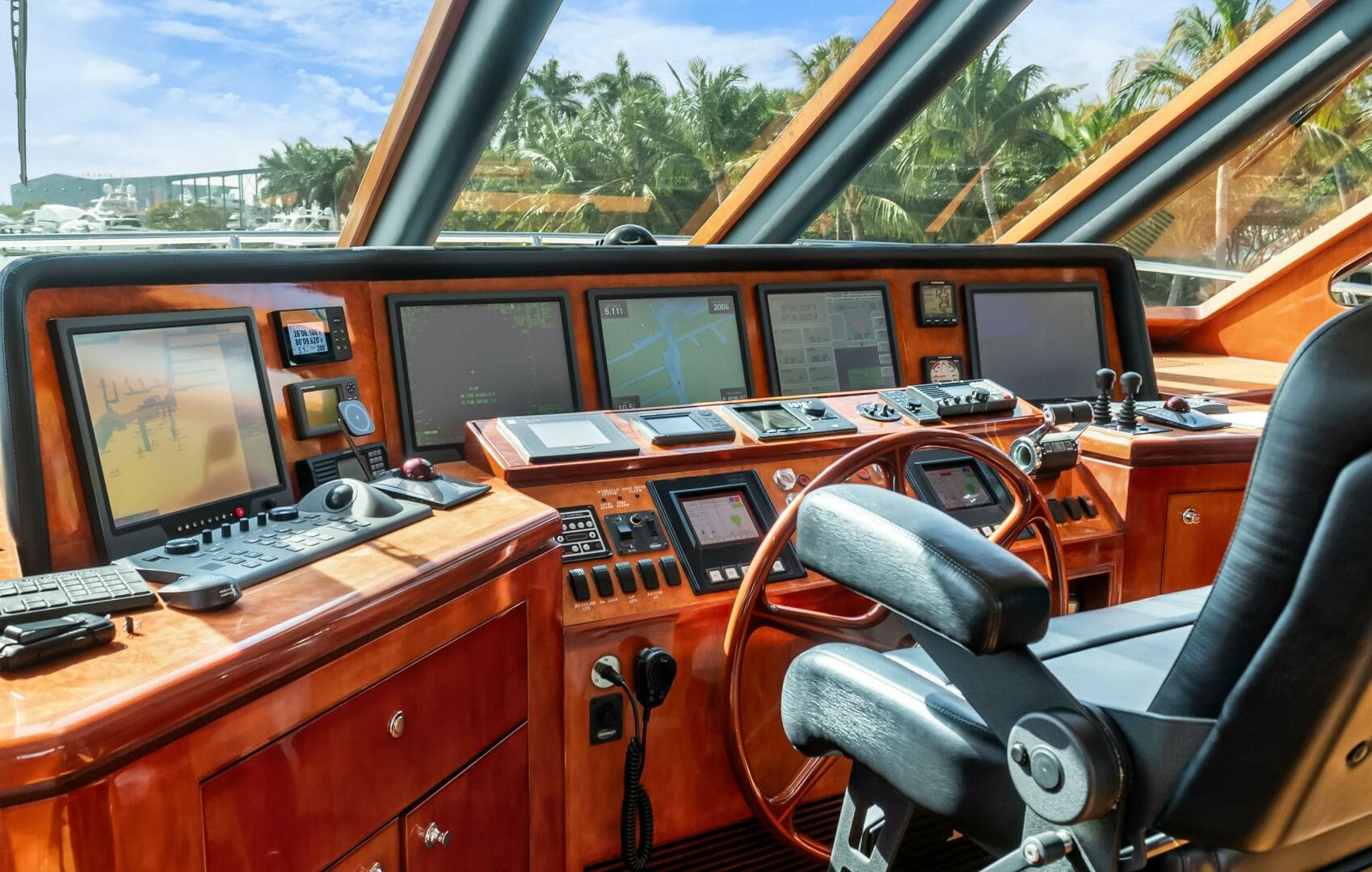 2005 Ocean Alexander — photo 122