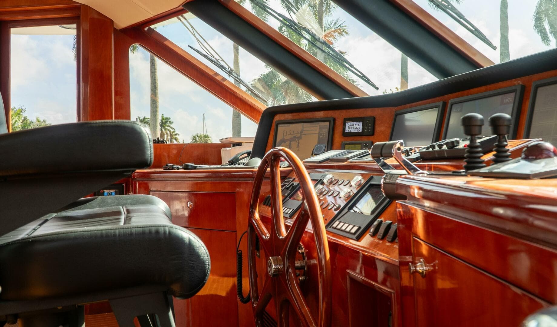 2005 Ocean Alexander — photo 103