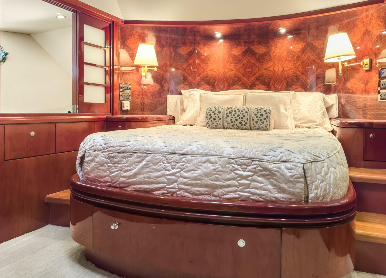 2005 Ocean Alexander — photo 51