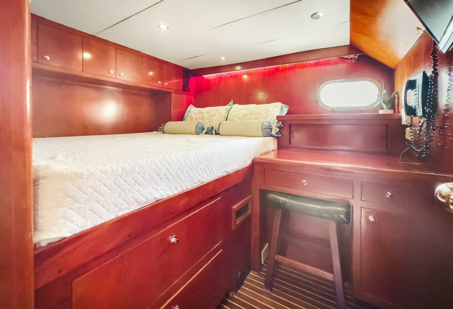 2005 Ocean Alexander — photo 39