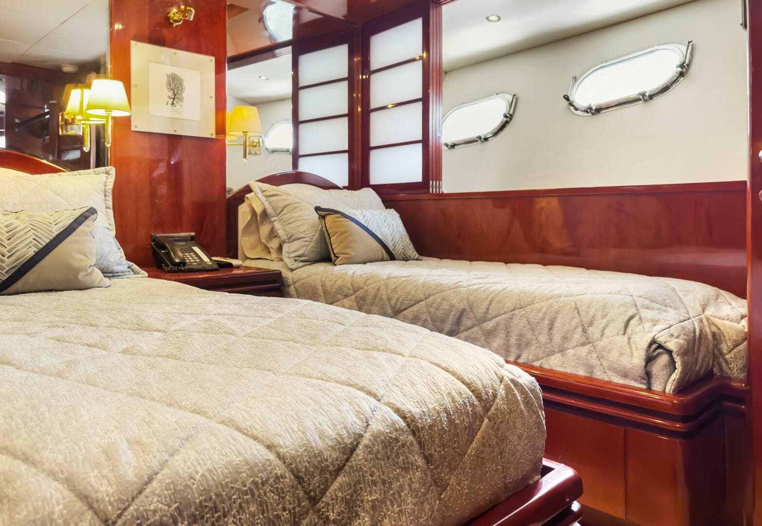 2005 Ocean Alexander — photo 48