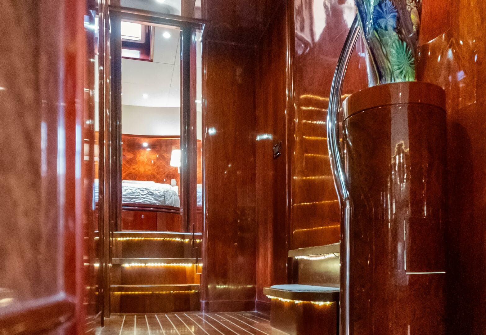 2005 Ocean Alexander — photo 26