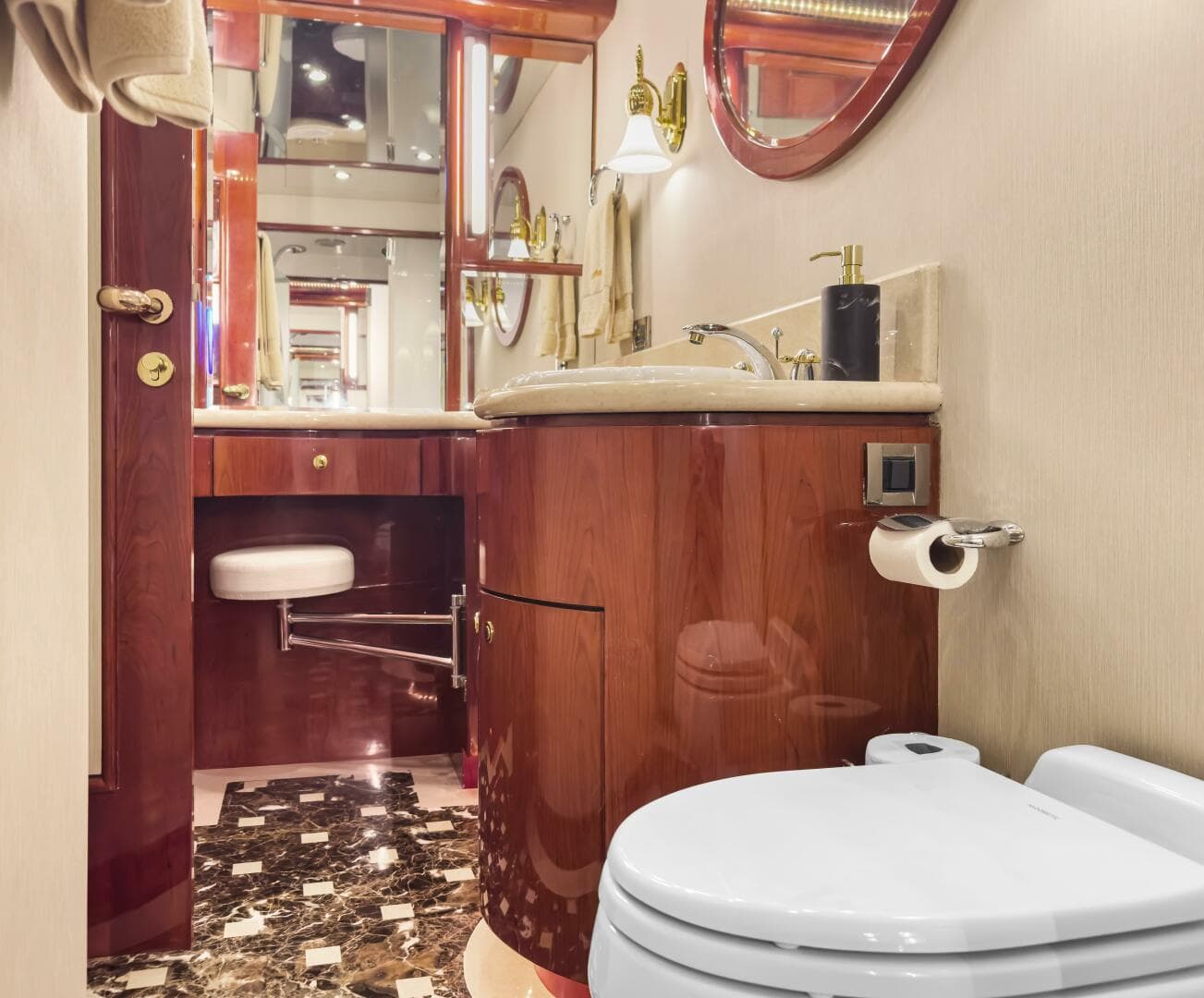 2005 Ocean Alexander — photo 45