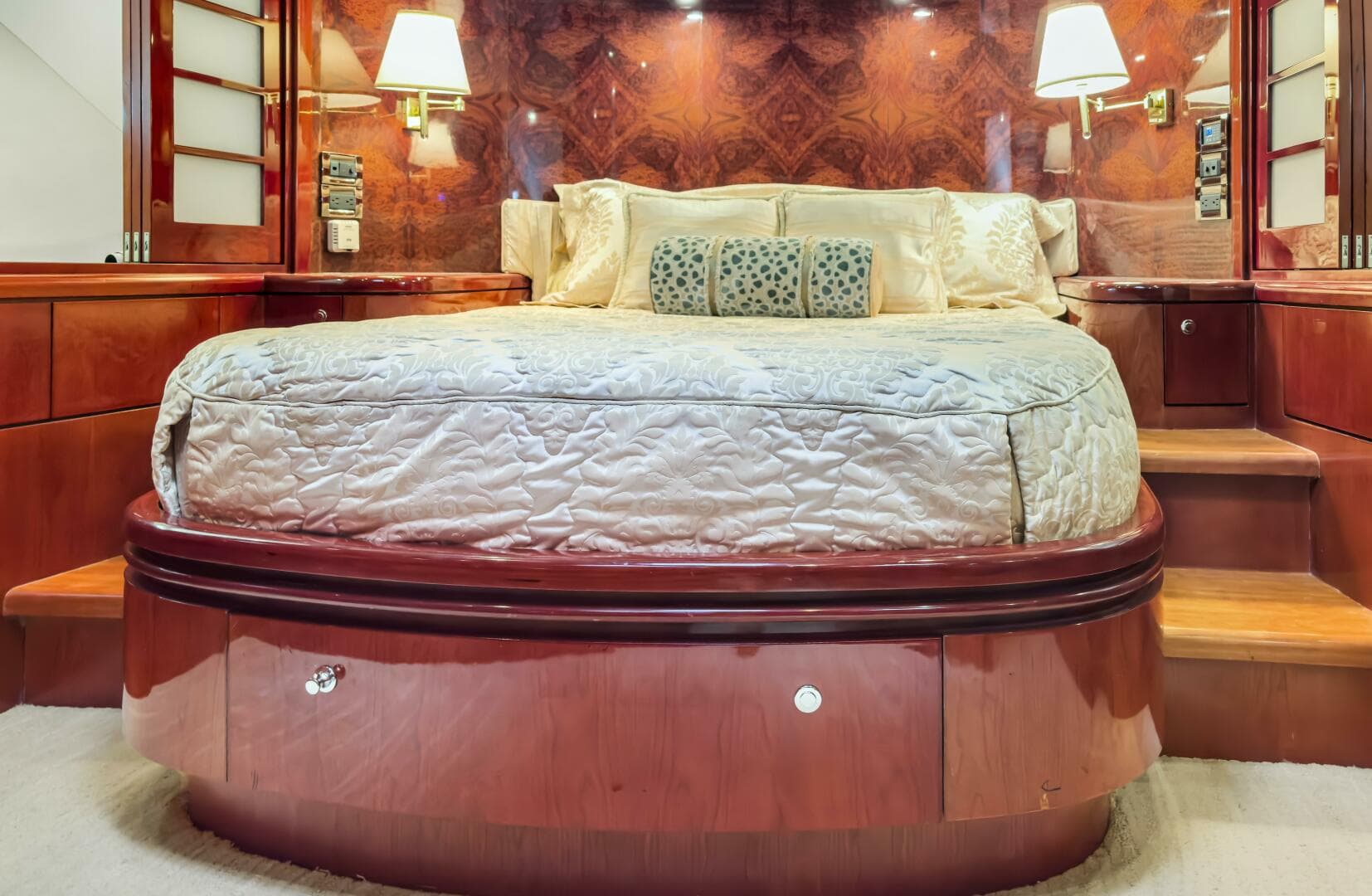 2005 Ocean Alexander — photo 53