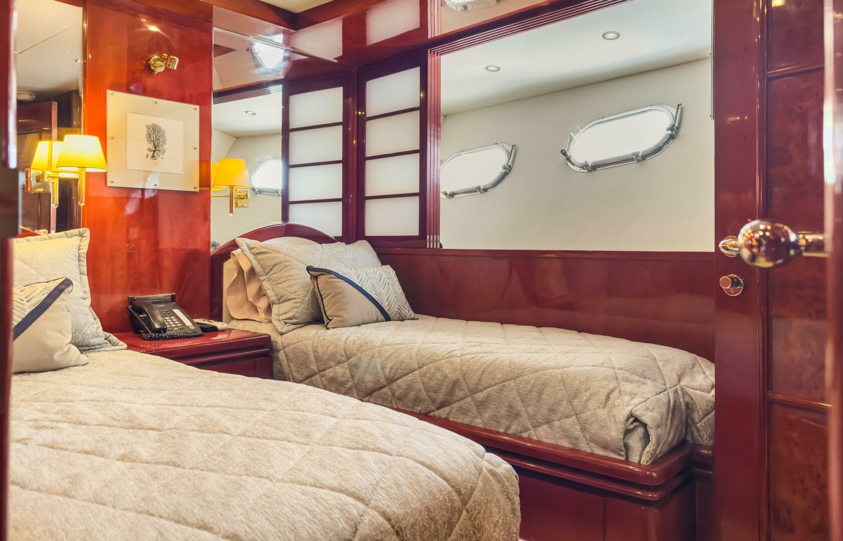 2005 Ocean Alexander — photo 54