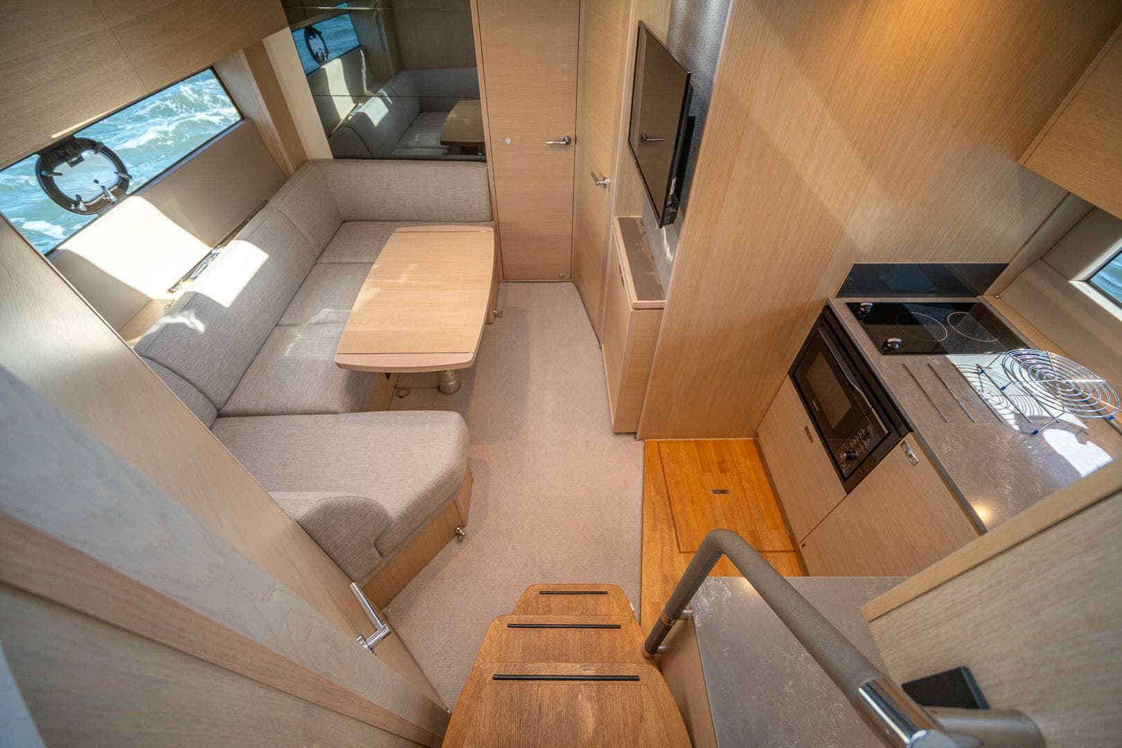 2021 Princess V40 — photo 4