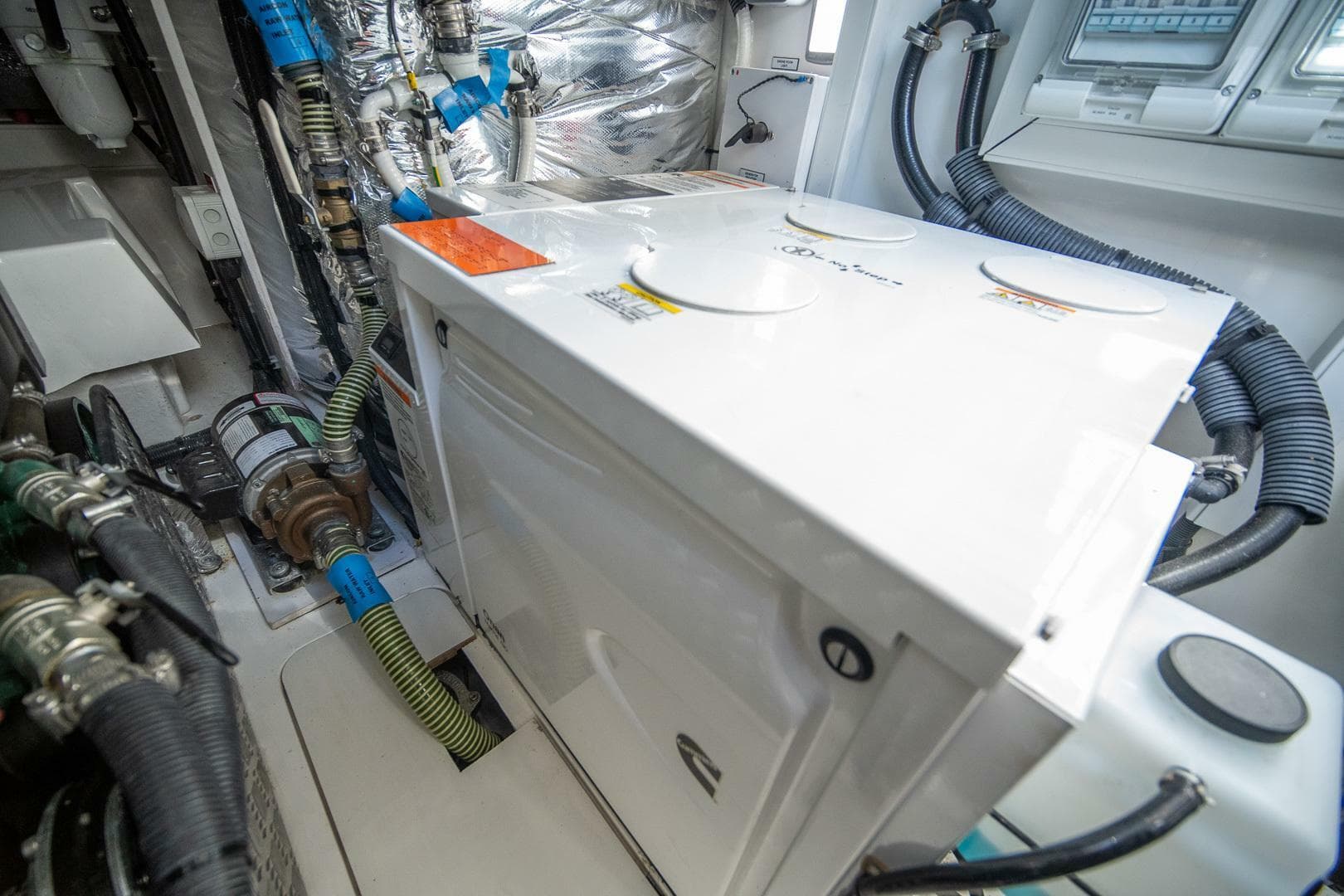 2021 Princess V40 — photo 38