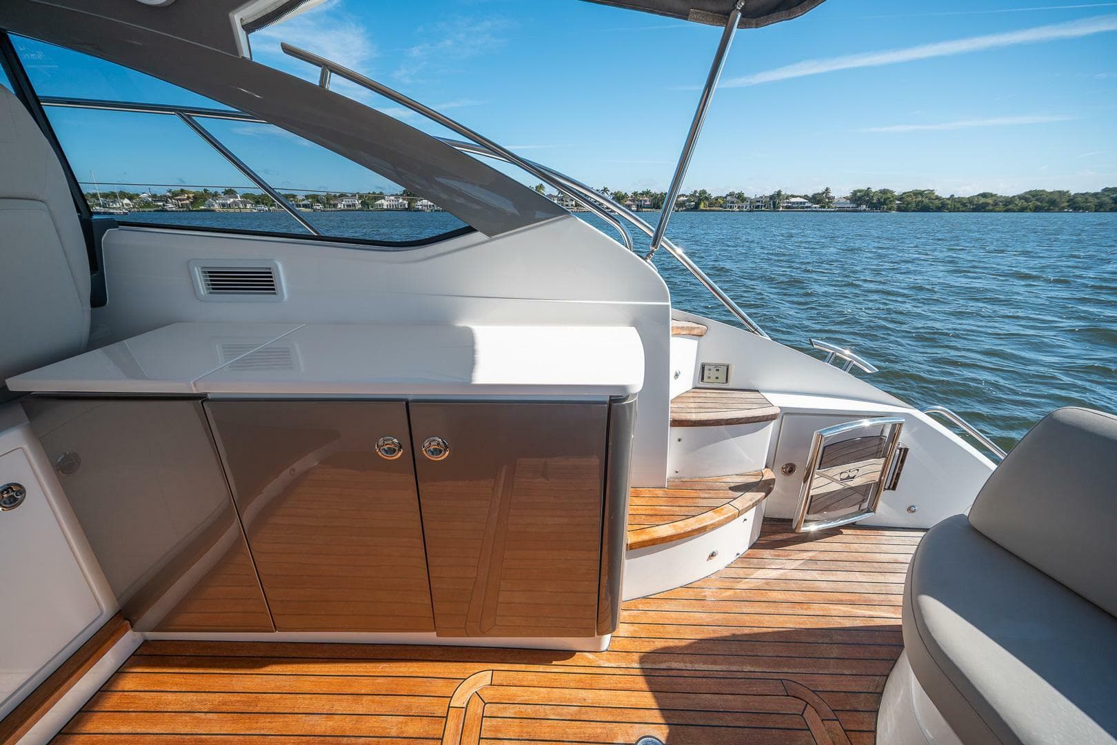 2021 Princess V40 — photo 13