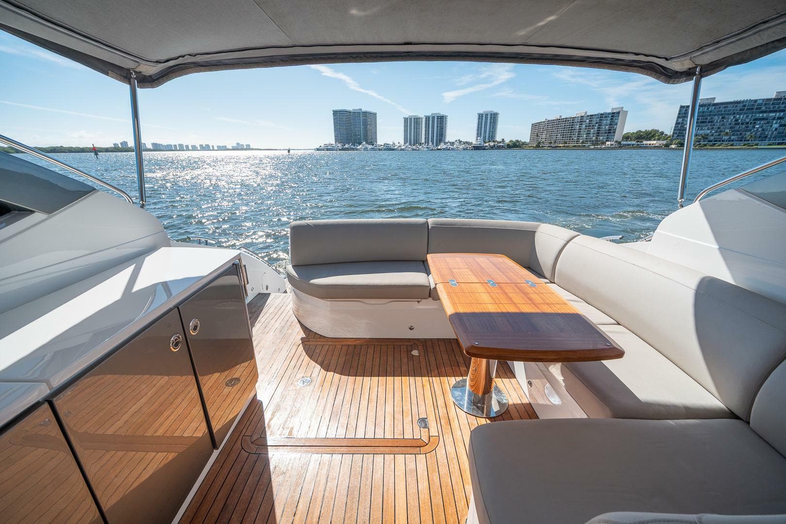 2021 Princess V40 — photo 3