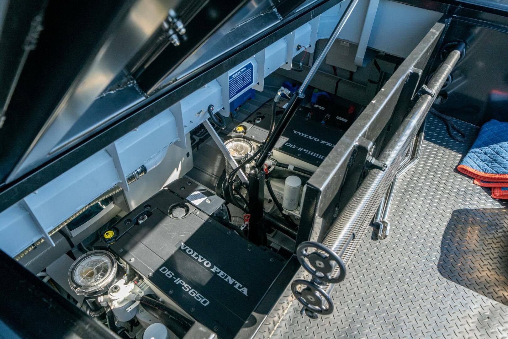 2022 Vanquish Yachts Vq 45 — photo 11