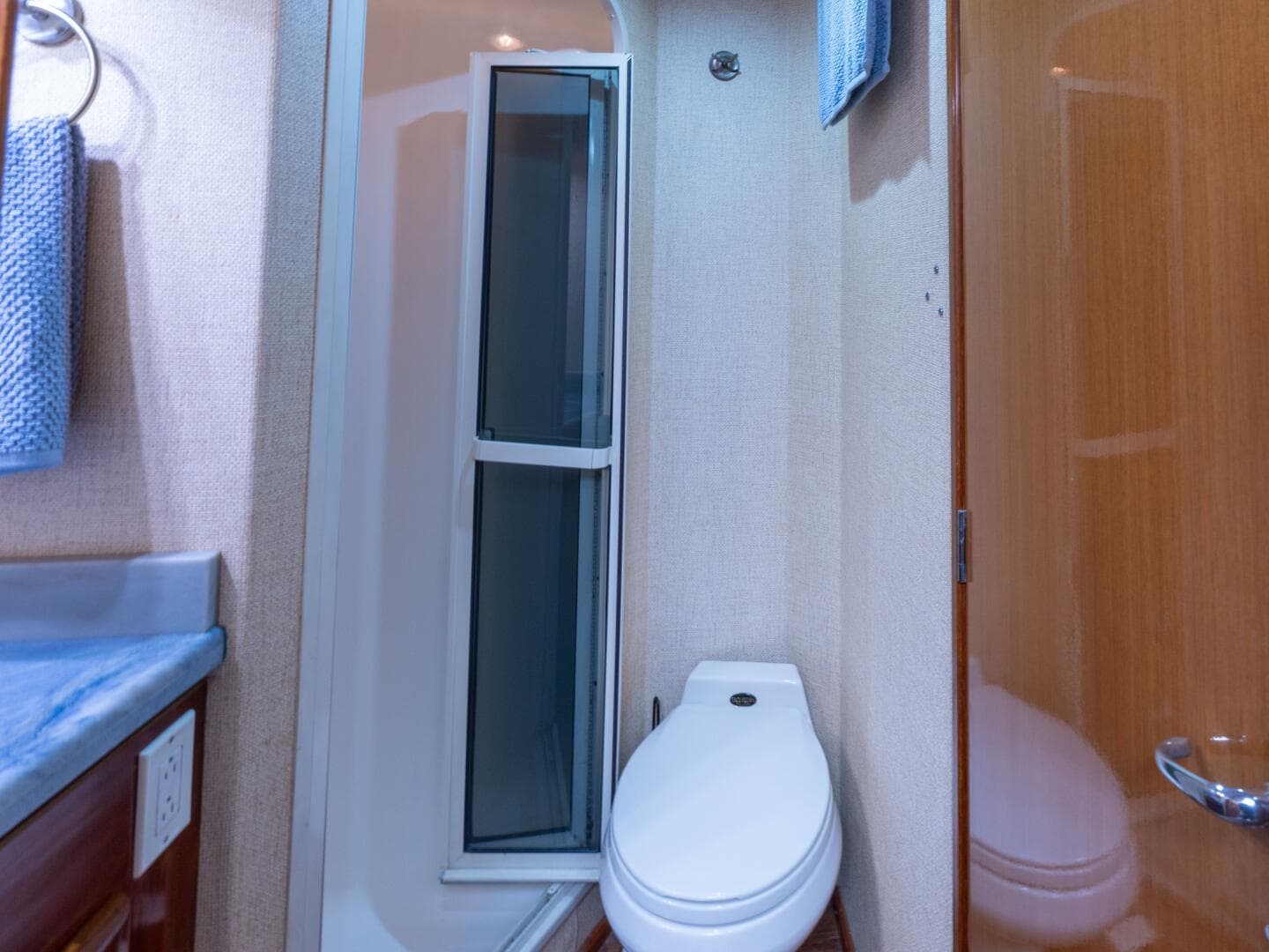 1998 Viking 58 Convertible — photo 50