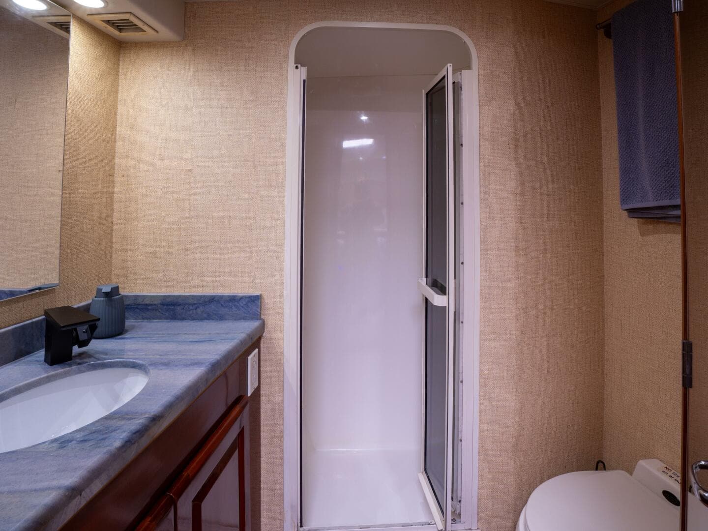 1998 Viking 58 Convertible — photo 34