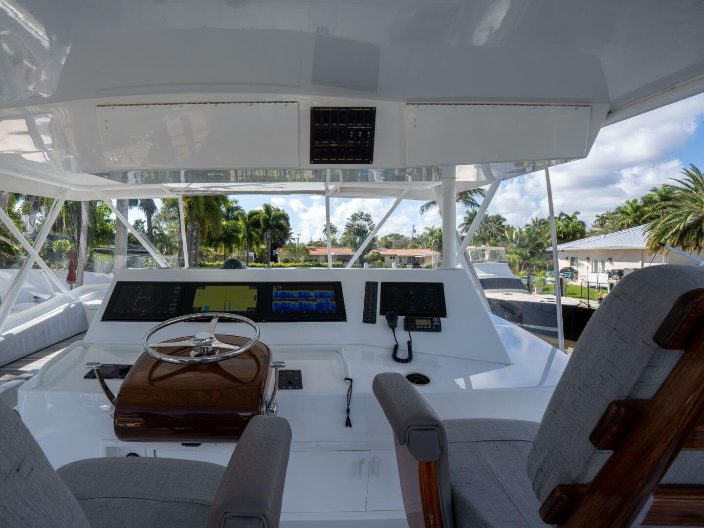 1998 Viking 58 Convertible — photo 63