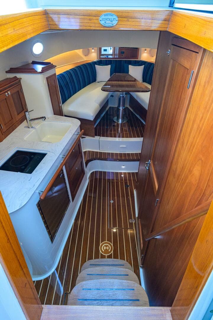 2022 Hinckley 40X — photo 56