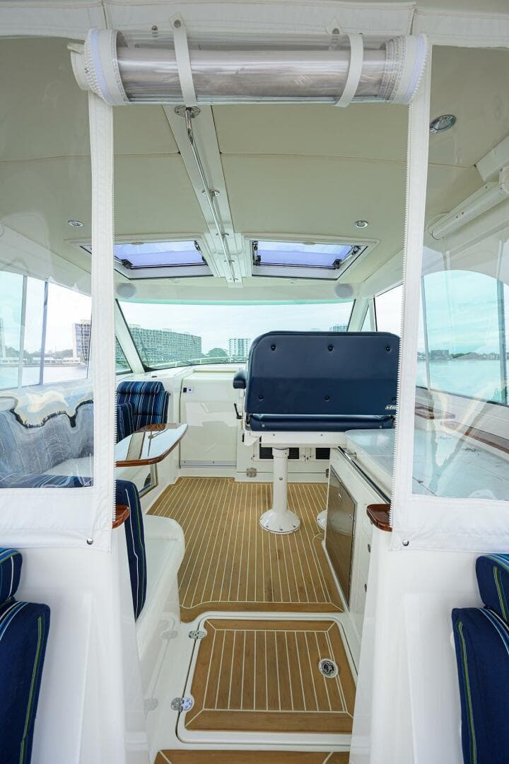 2022 Hinckley 40X — photo 30
