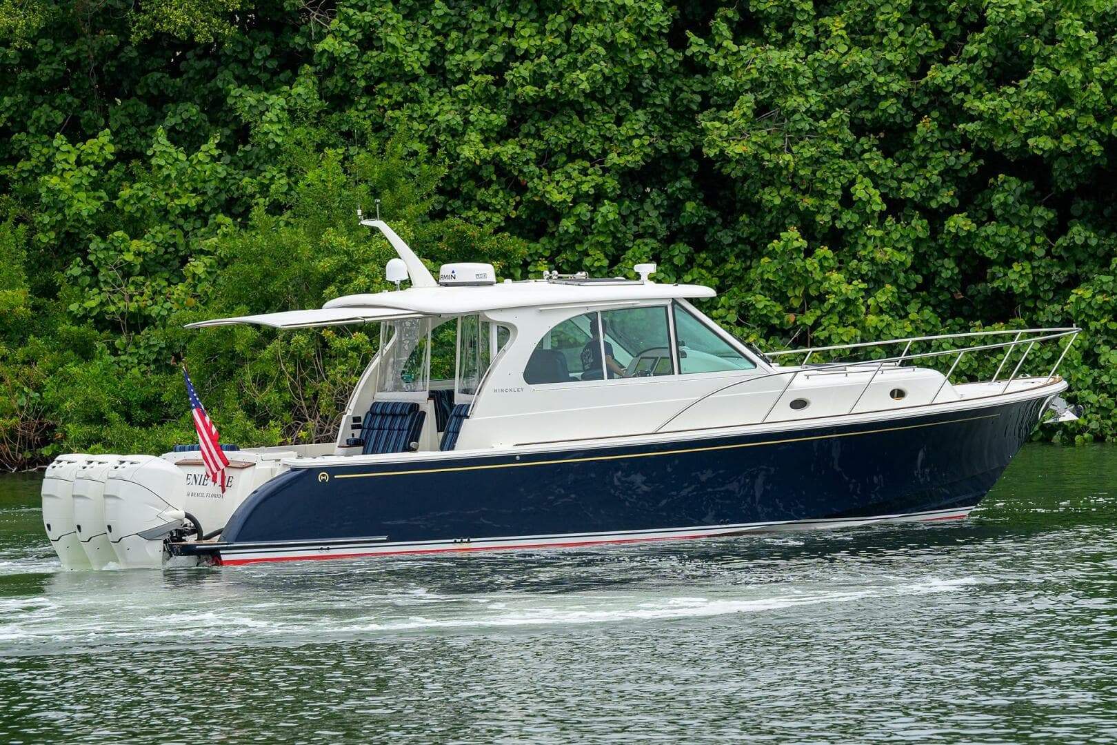 2022 Hinckley 40X — photo 11