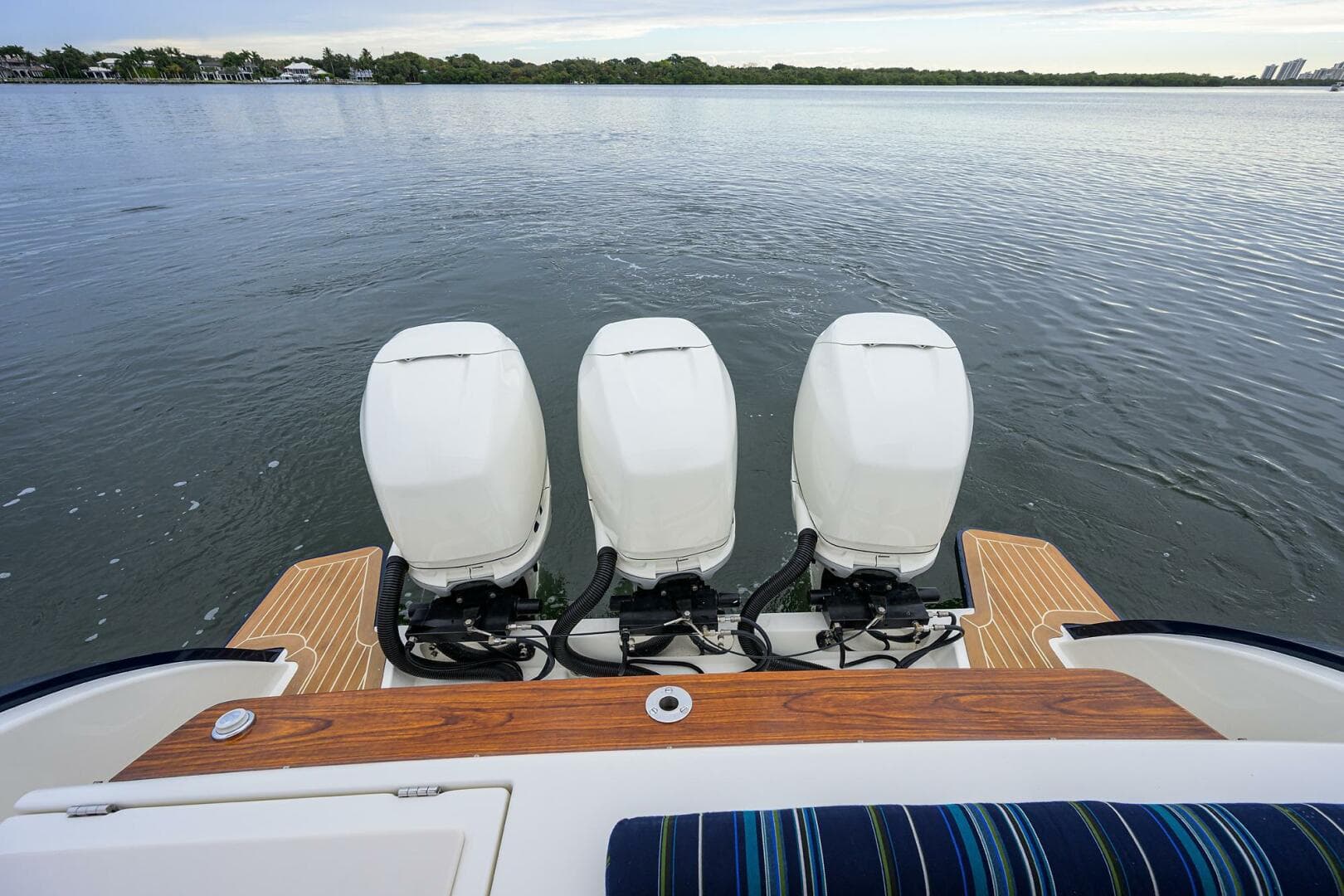 2022 Hinckley 40X — photo 21