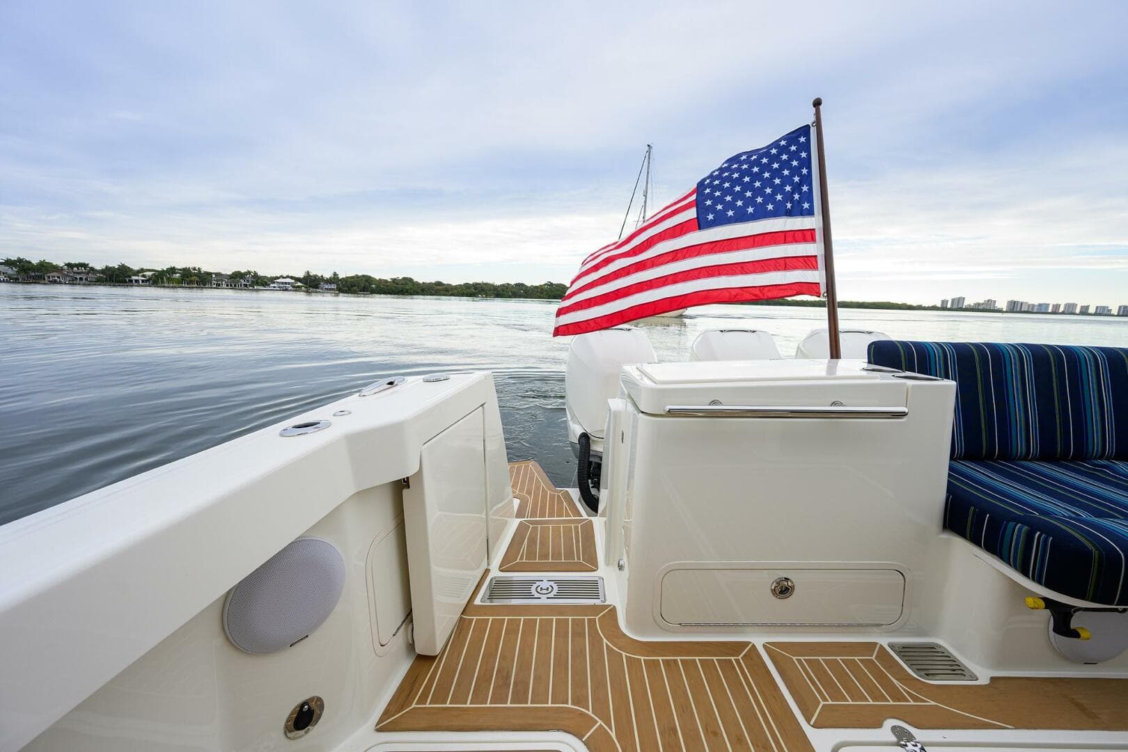 2022 Hinckley 40X — photo 15