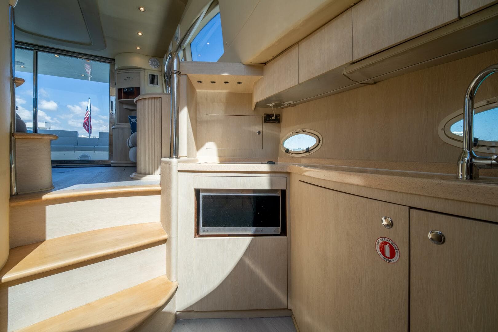 2001 Azimut 46 — photo 52