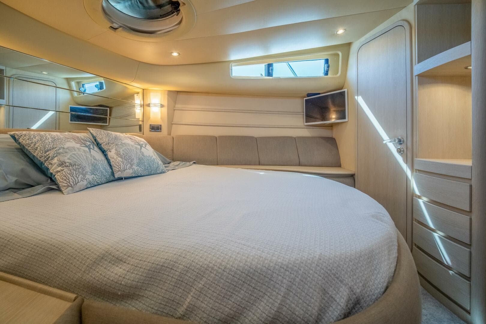 2001 Azimut 46 — photo 61