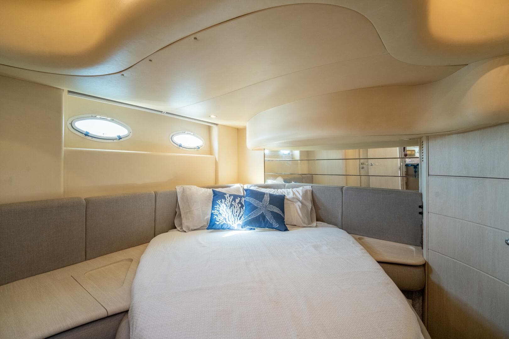 2001 Azimut 46 — photo 54