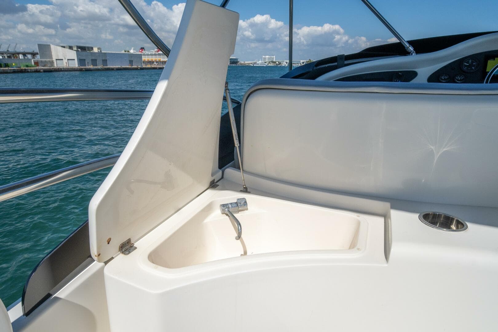 2001 Azimut 46 — photo 31