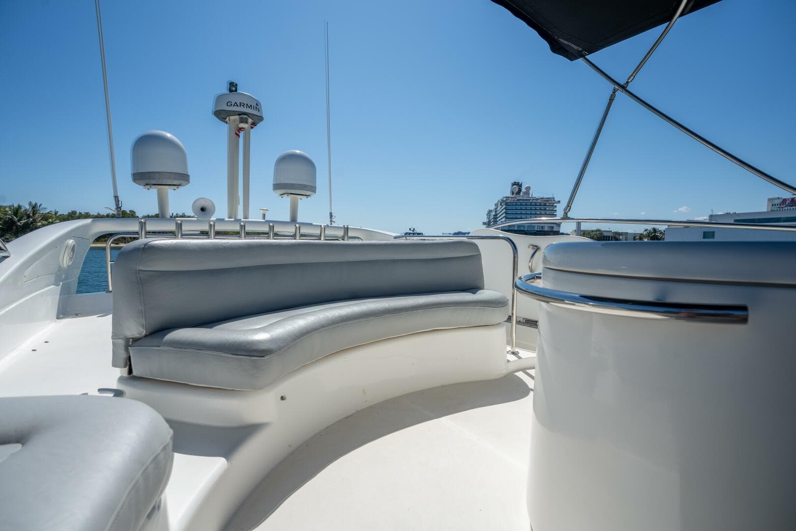 2001 Azimut 46 — photo 26