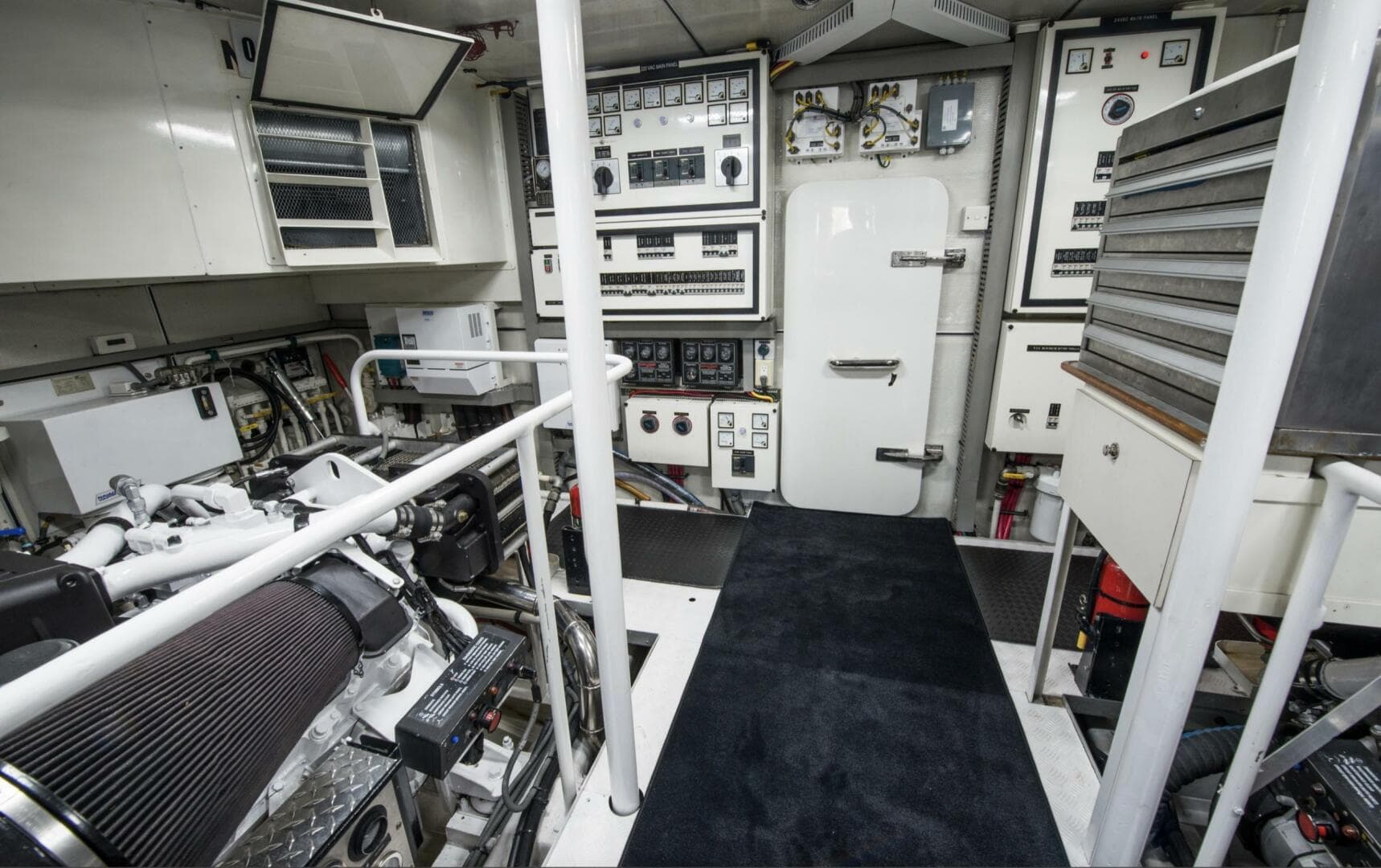 2008 Cheoy Lee 95 — photo 64