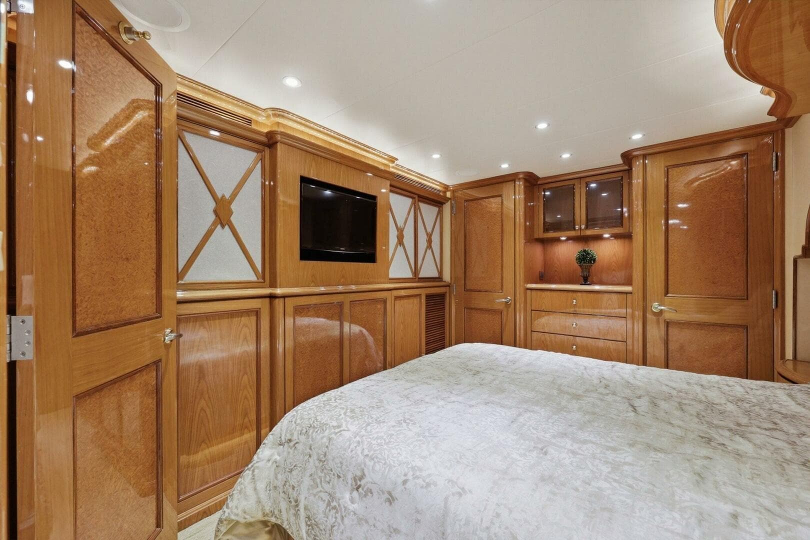 2008 Cheoy Lee 95 — photo 54