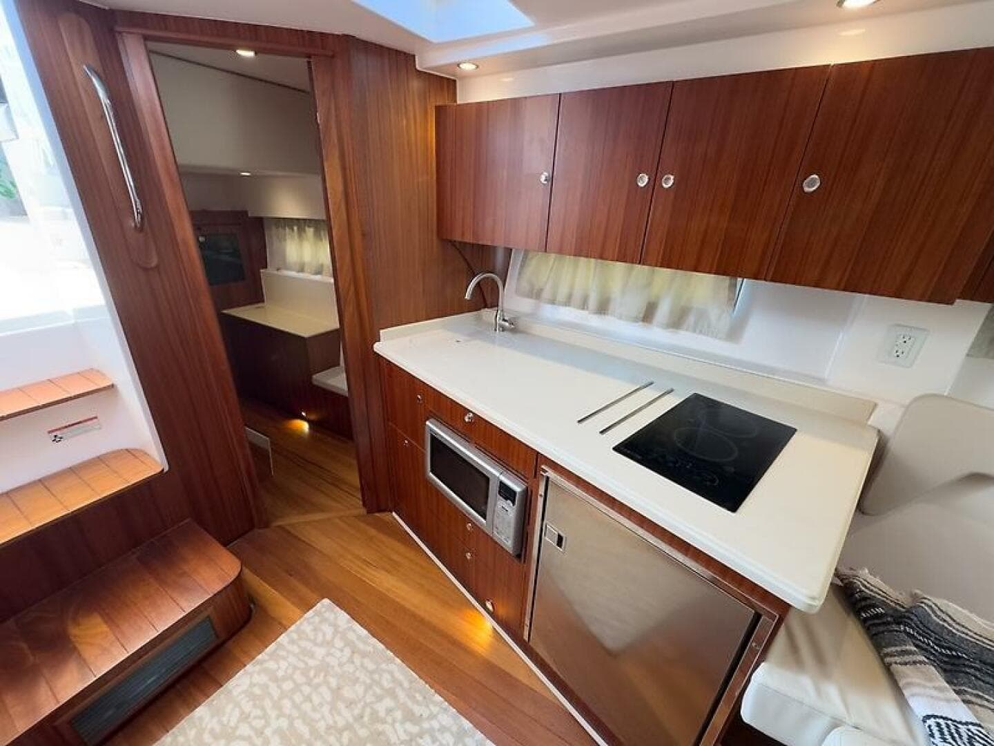 2015 Pursuit Sc 365I Sport Coupe — photo 25