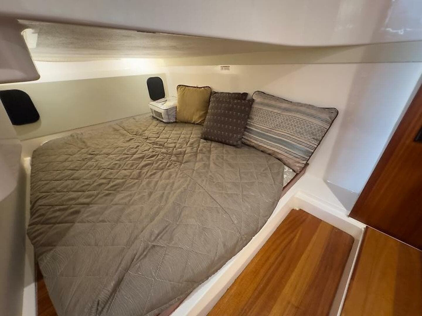 2015 Pursuit Sc 365I Sport Coupe — photo 36