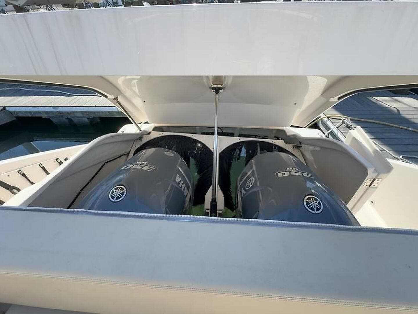 2015 Pursuit Sc 365I Sport Coupe — photo 39