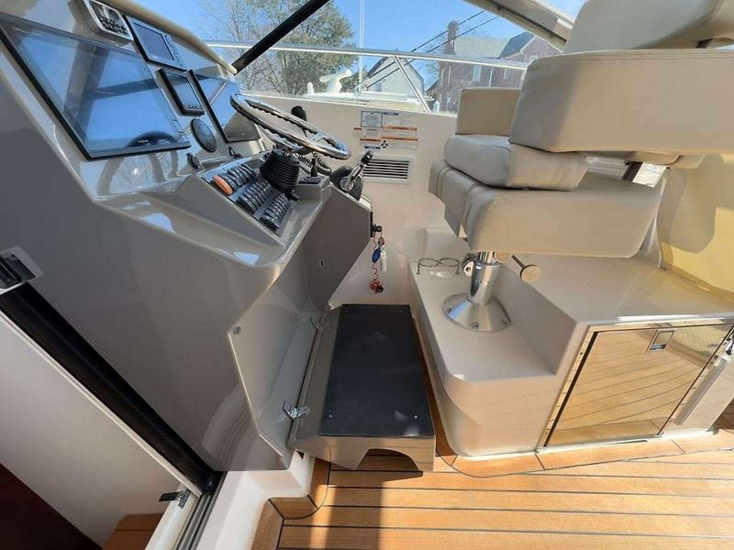 2015 Pursuit Sc 365I Sport Coupe — photo 20