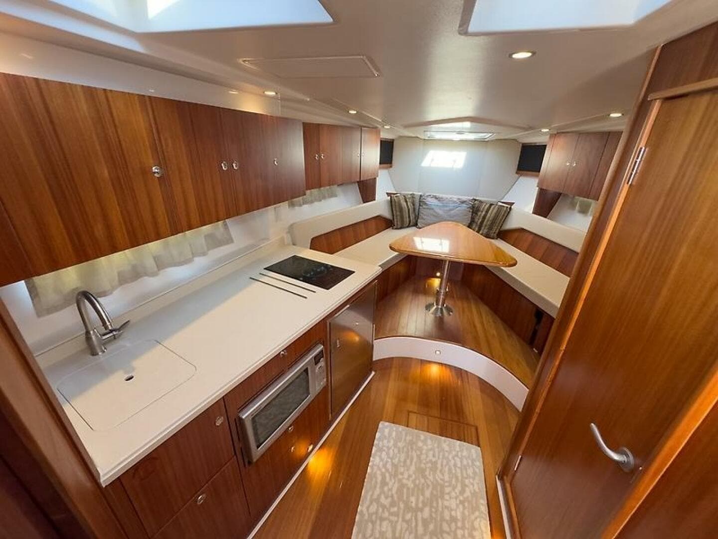 2015 Pursuit Sc 365I Sport Coupe — photo 34