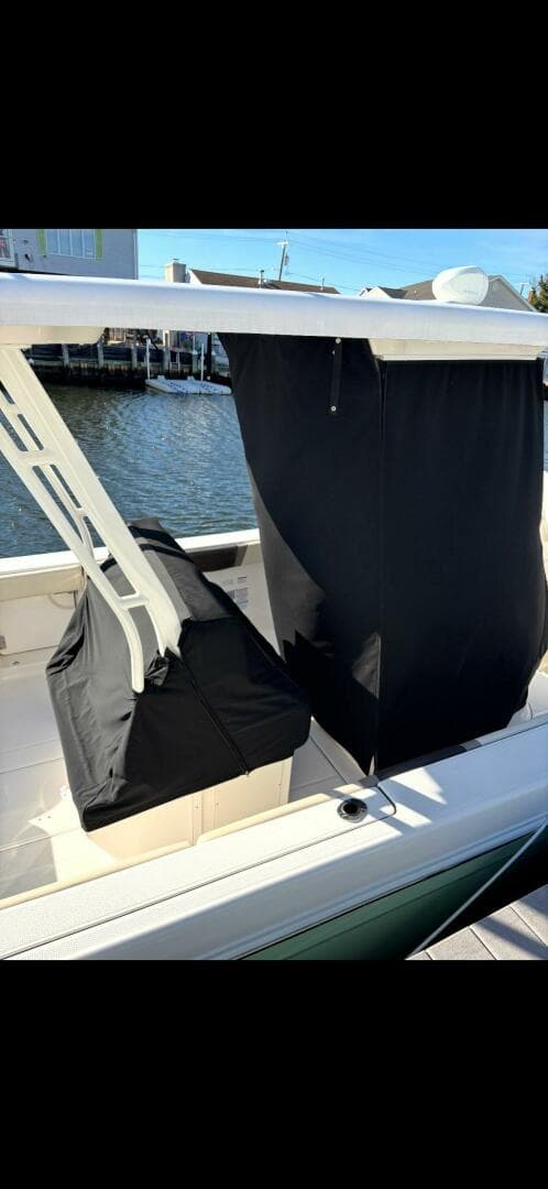 2020 Robalo R272 Center Console — photo 5